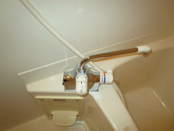 画像14:浴室はサーモスタット水栓で温度調節ラクラク☆