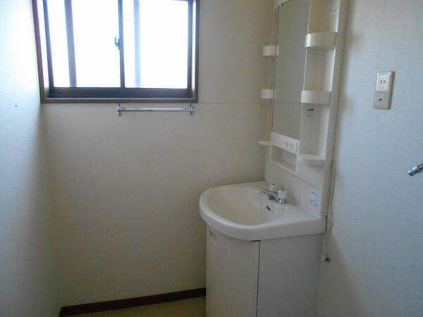 apartment 茨城県筑西市岡芹
地図を見る