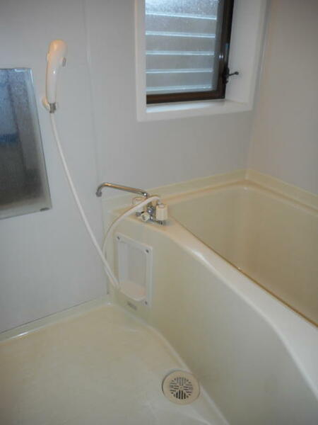 画像6:窓付きの明るい浴室です！