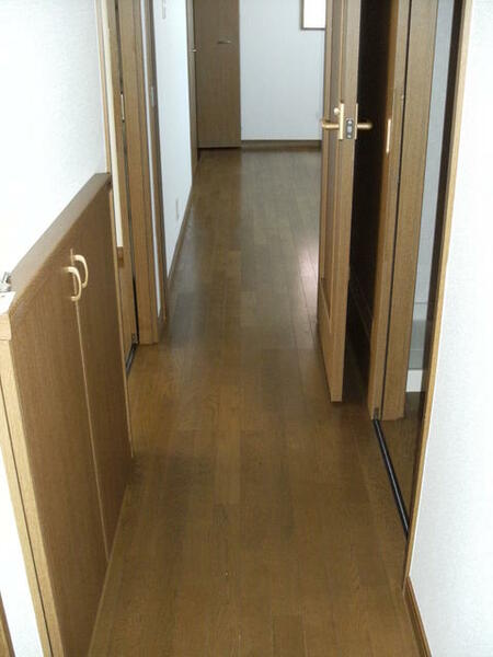 画像14:洋室２→廊下→玄関