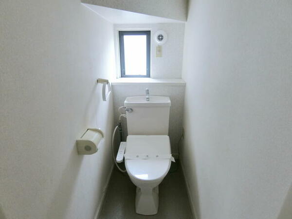 画像10:１階　トイレ