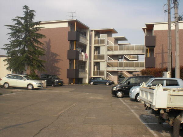 apartment 埼玉県比企郡小川町大字小川
地図を見る