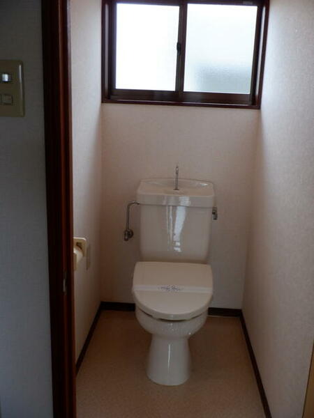 画像10:普通の洋式トイレです