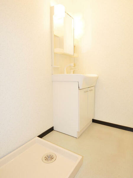 画像10:洗面脱衣室　洗濯機置き場