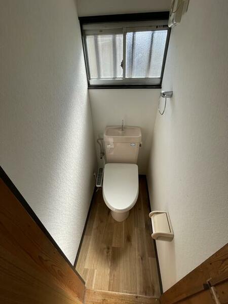 画像8:トイレにも窓があります