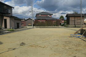 新潟県三条市嘉坪川１丁目