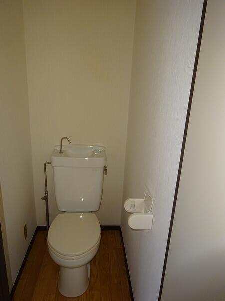 画像10:洋式トイレ。
