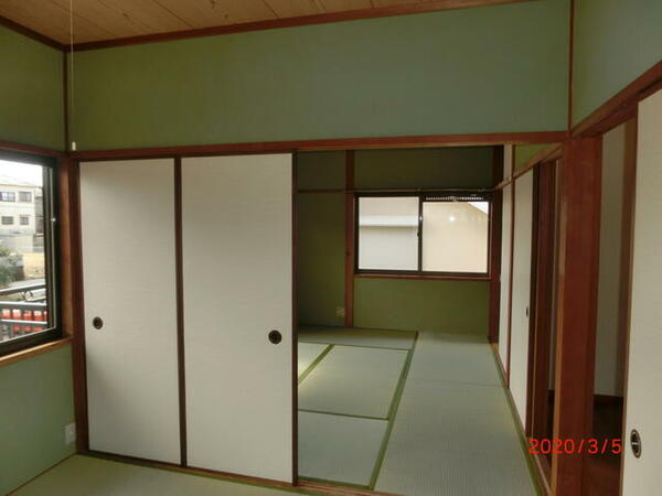 画像13:２階の和室は二間続きで開放的です