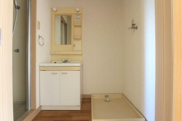 画像6:洗面化粧台と洗濯機置き場があります（＾＾）（イメージです）