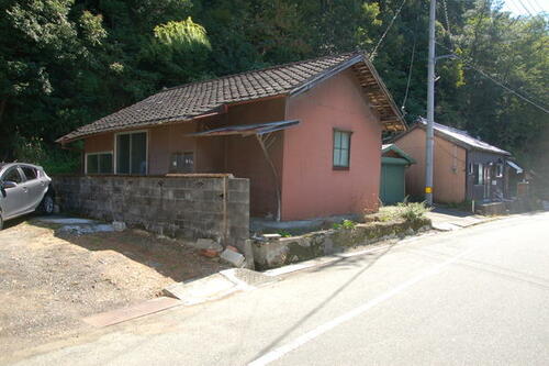 Land, Seiyo, Ehime