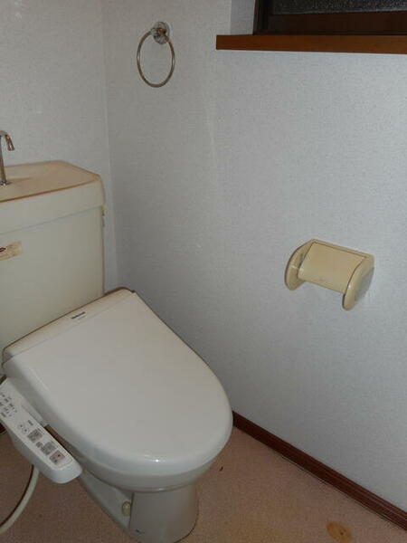 画像8:トイレには快適な温水洗浄便座完備です！