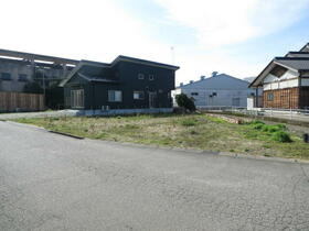 石川県小松市下粟津町