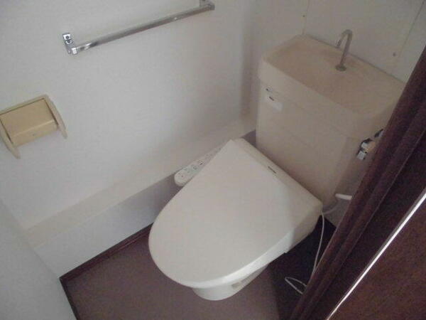 トイレ：温水洗浄暖房便座付