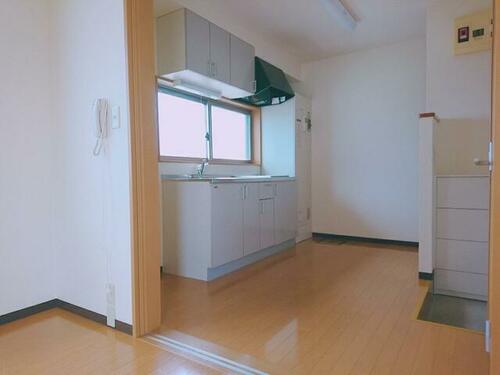 プレズィール横町_内装_2