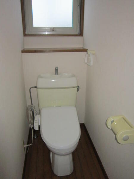 画像6:トイレ（水洗・暖房便座）