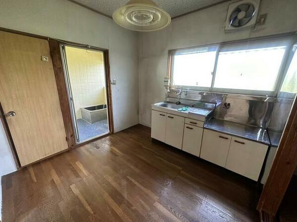 detached 群馬県藤岡市立石新田

地図を見る