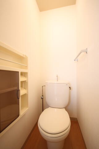 画像15:トイレです！　小物置き棚が便利です。