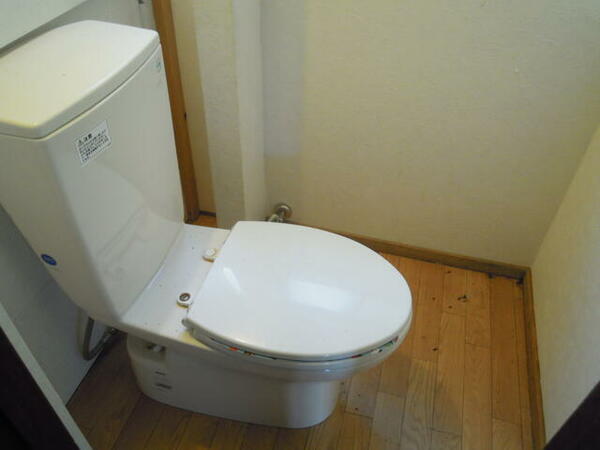 画像9:様式トイレ