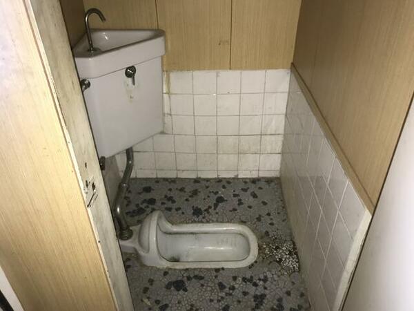 ２階トイレ　和式