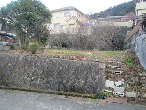 Land, Nose Town, Osaka