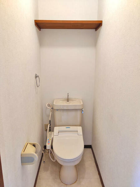 画像13:トイレ　温水洗浄便座機能あり