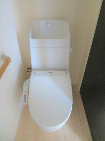 画像9:ウォシュレットトイレ付き。