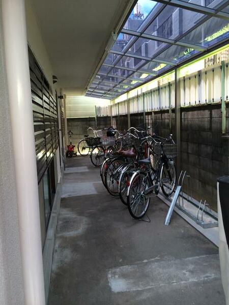 画像15:屋根付き自転車置き場　２台／戸