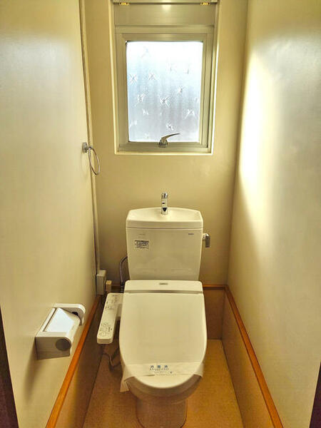 画像11:トイレ　※別室の画像を使用しております。