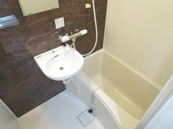 画像7:人気のバストイレ別　浴室乾燥機能付き