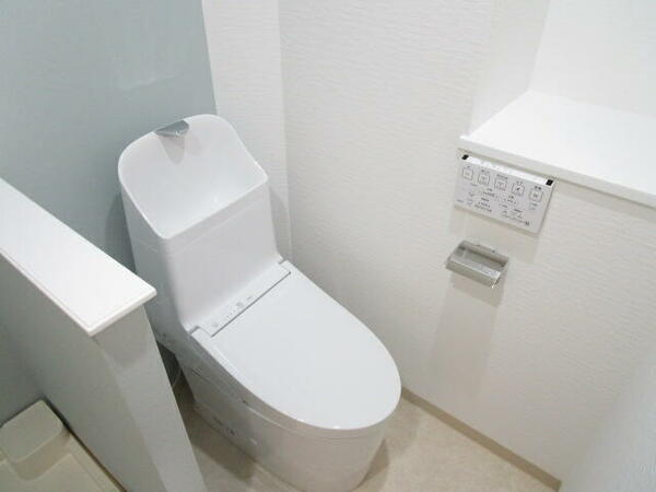 画像8:人気のバストイレ別　温水洗浄便座付き