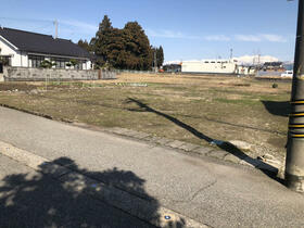 富山県富山市三室荒屋