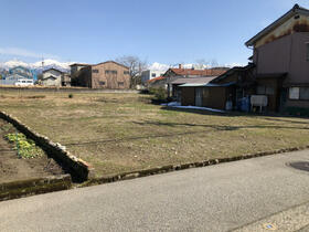 富山県富山市三室荒屋
