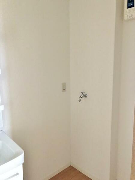 画像12:室内洗濯機置き場　同間取り別部屋　反転します。