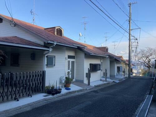 兵庫県宝塚市花屋敷つつじガ丘（タウンハウス）の賃貸物件の外観