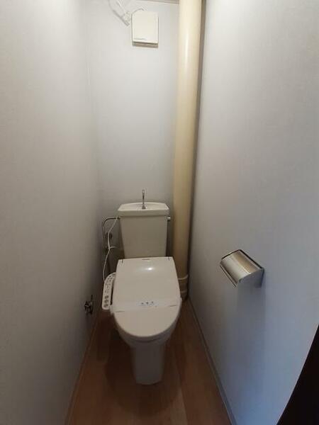 画像8:トイレは嬉しい温水洗浄便座。