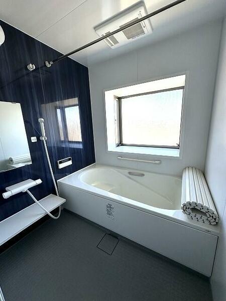画像7:ゆったりサイズのお洒落な浴室