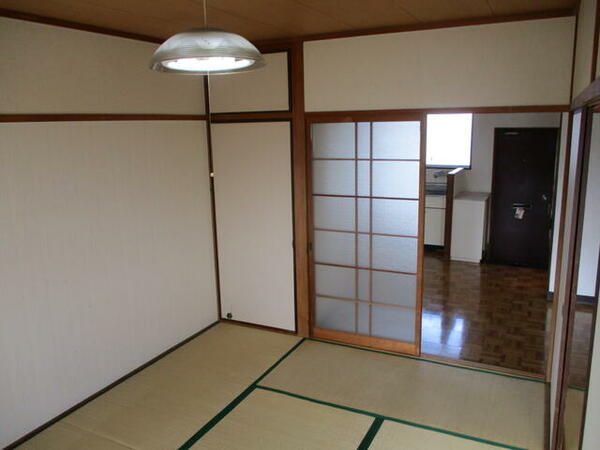 画像6:和室には収納があります。