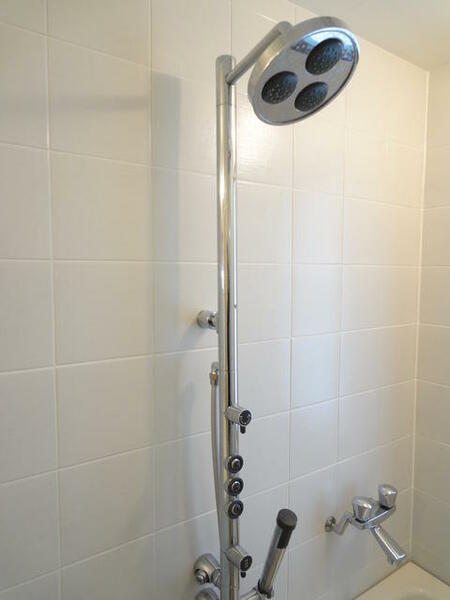 画像8:多機能シャワーバー。