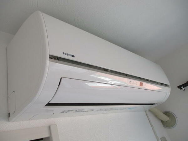 画像12:洋室には東芝社製のエアコンが付いてますので季節に応じて活躍します。