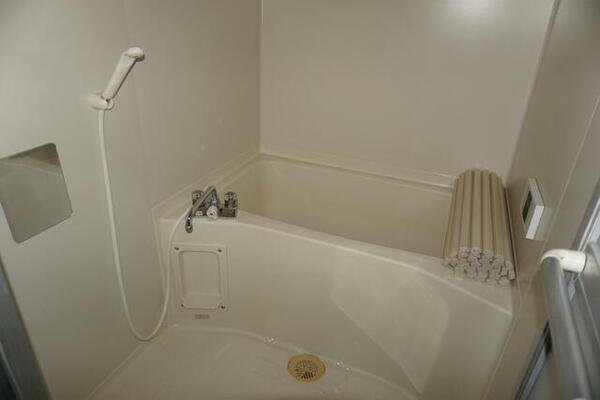 画像4:追炊き機能付き浴槽です♪入浴時間が異なる家族にもおすすめです♪いつでも温かいお風呂へ入れます♪