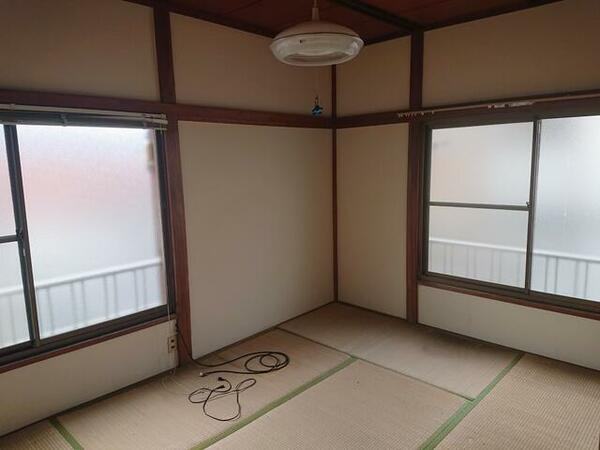 画像3:和室６帖です。窓が多く風通し良好です。