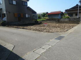 石川県小松市下粟津町