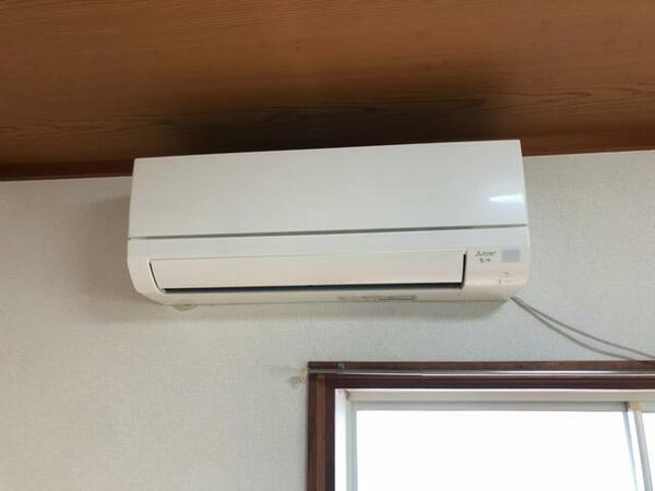 画像16:室内にはエアコン空調が設置されています。