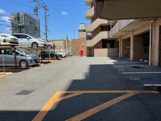 画像16:第一駐車場（敷地内）