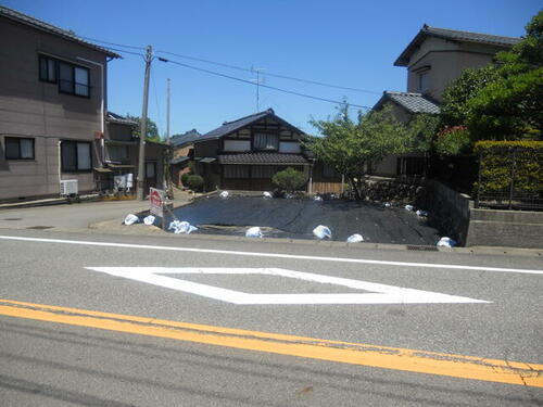 Land, Awara, Fukui