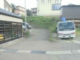 石川県金沢市窪2丁目