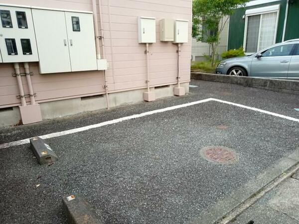 画像3:敷地内駐車場完備（月／５，５００円）