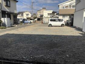 山梨県甲府市下飯田３丁目