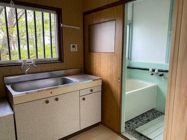 detached 群馬県吾妻郡嬬恋村大字鎌原群馬坂
地図を見る