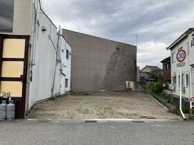 富山県富山市館出町２丁目